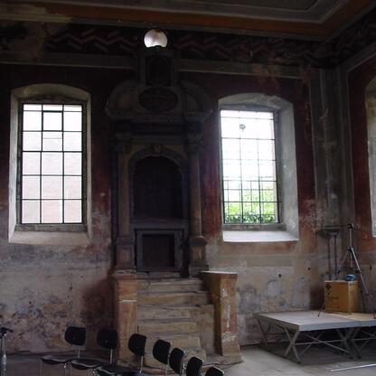 Sprossenfenster in altem Keller Sprossenfenster in altem Kellerraum